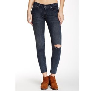 Levi’s 711 Skinny Jean